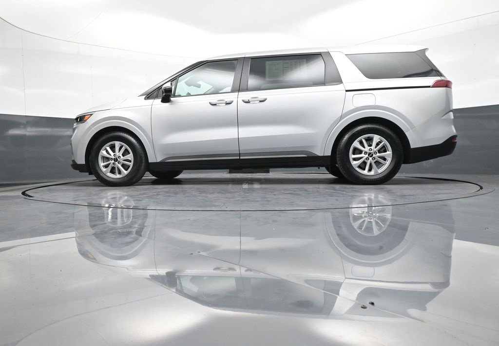 Certified 2023 Kia Carnival LX image 34