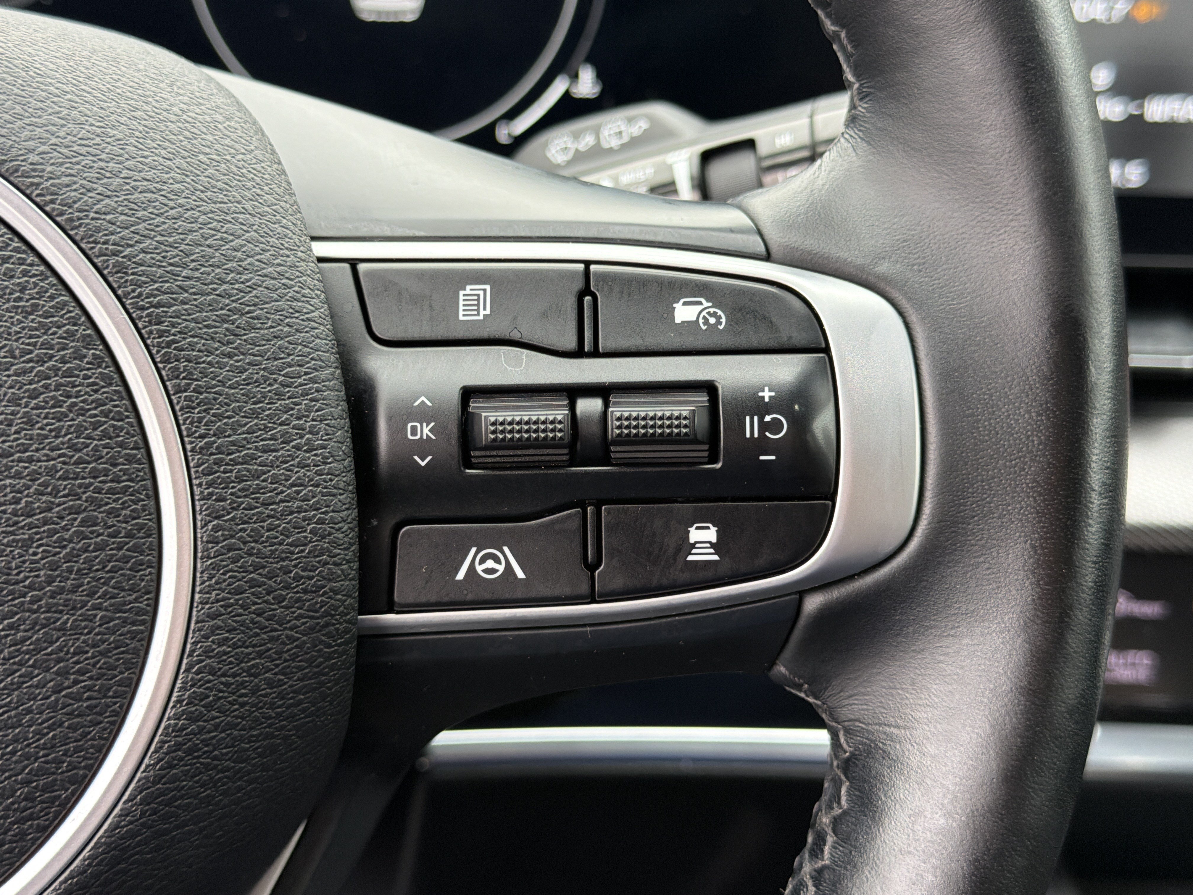 Used 2024 Kia Sportage SX FWD image 23
