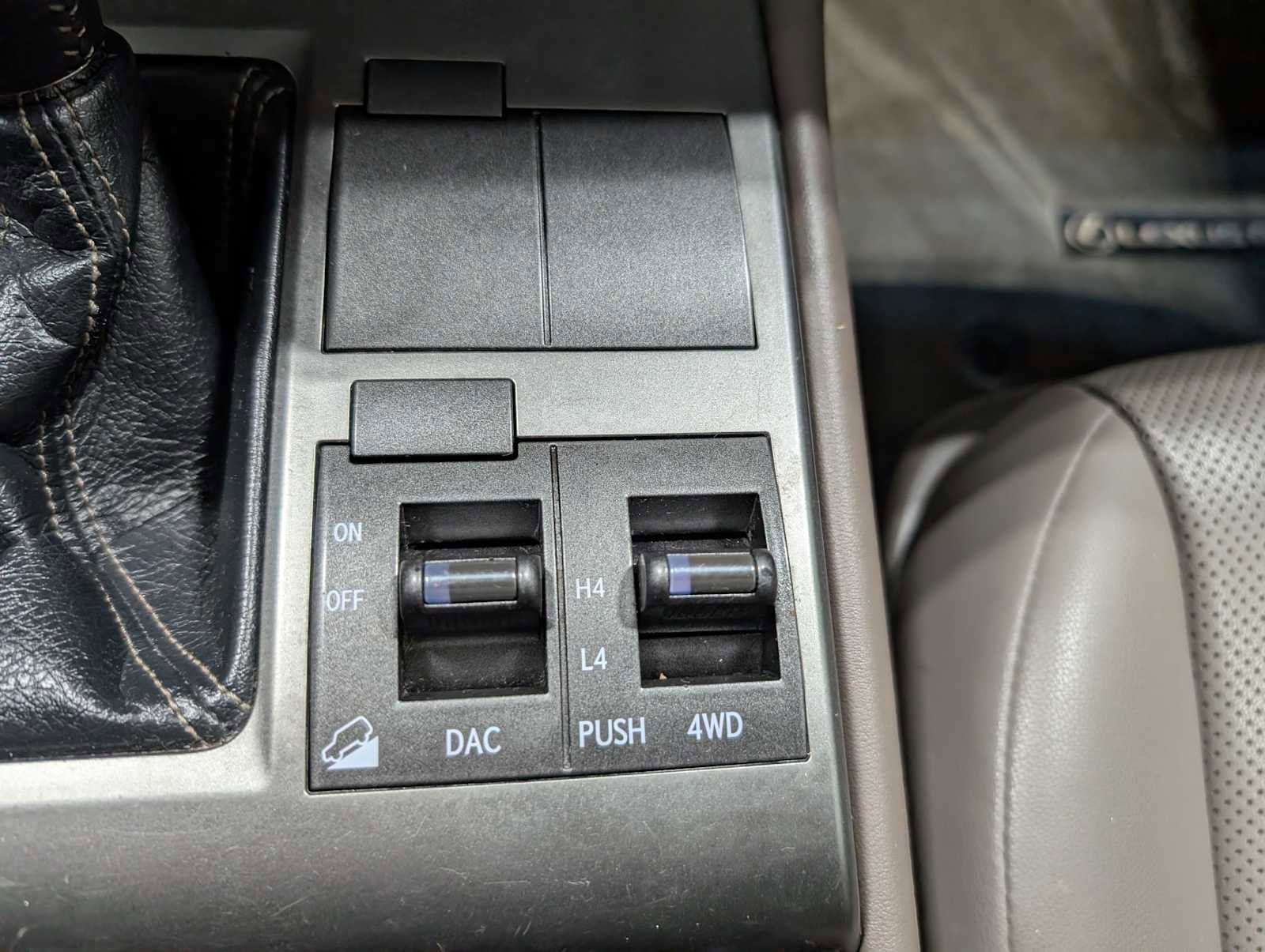 Used 2017 Lexus GX 460 image 22