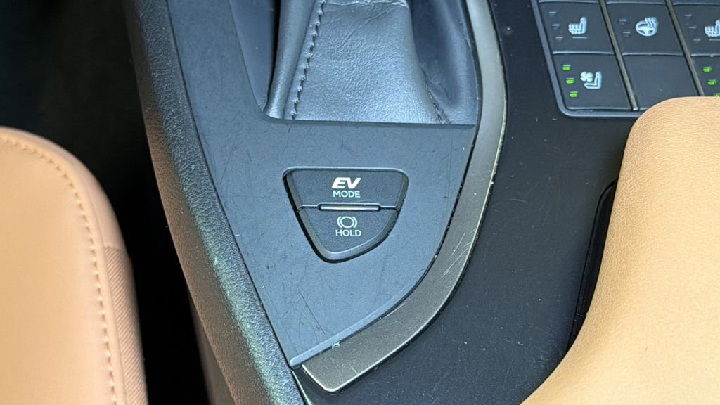 Used 2023 Lexus UX 250h AWD w/ Accessory Package (Z1) image 25