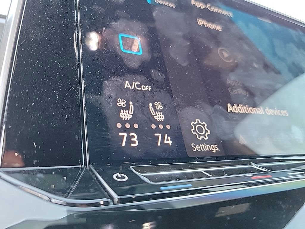 Used 2024 Volkswagen Atlas Cross Sport SE image 20