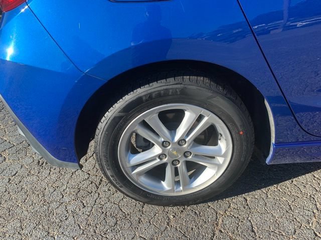 Used 2017 Chevrolet Cruze LT w/ Convenience Package FWD image 37