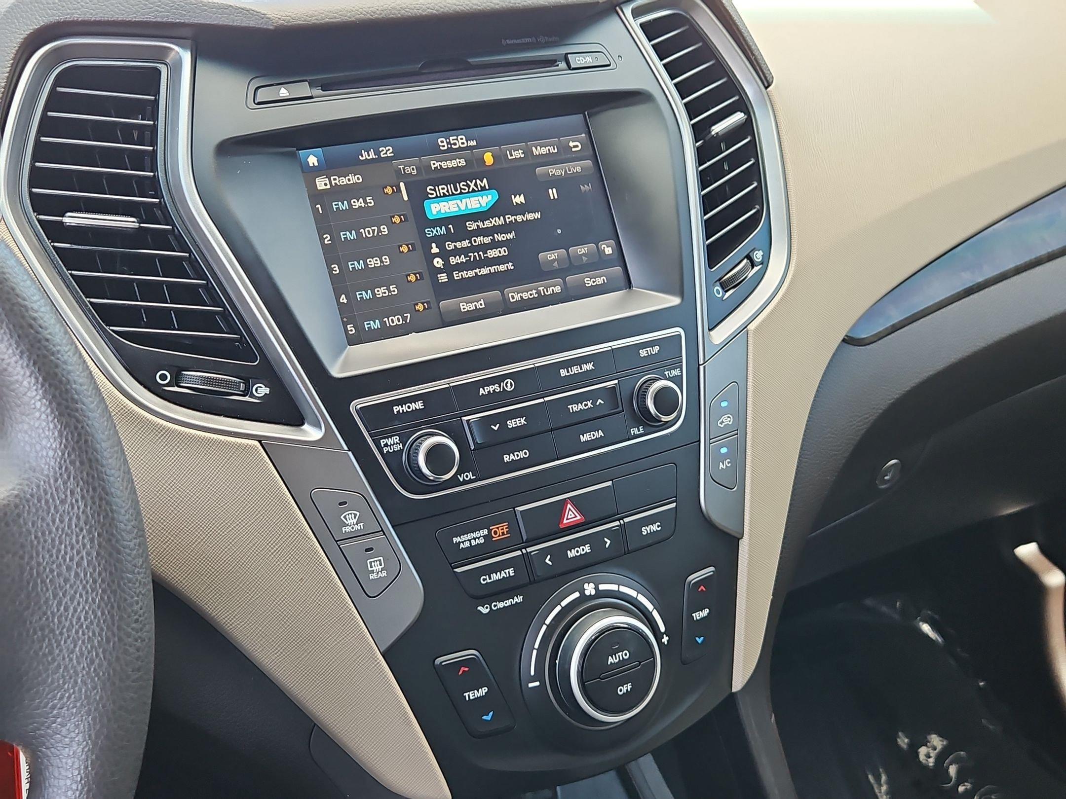 Used 2017 Hyundai Santa Fe Sport FWD image 18