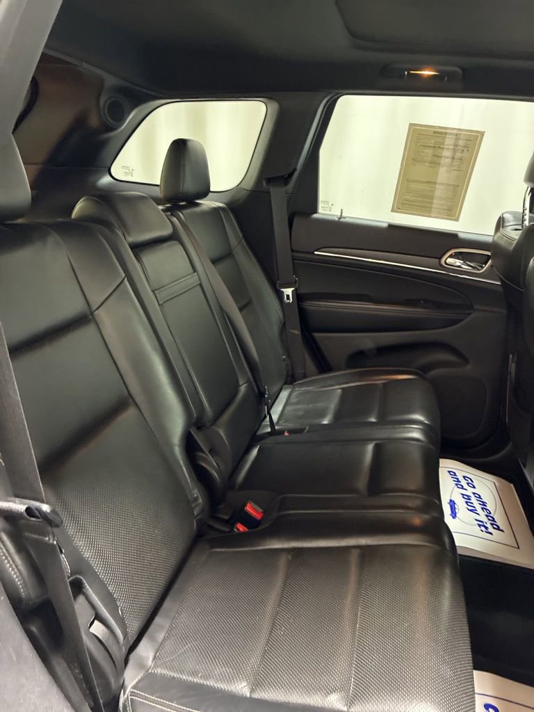 Used 2015 Jeep Grand Cherokee Limited w/ Luxury Group II image 28