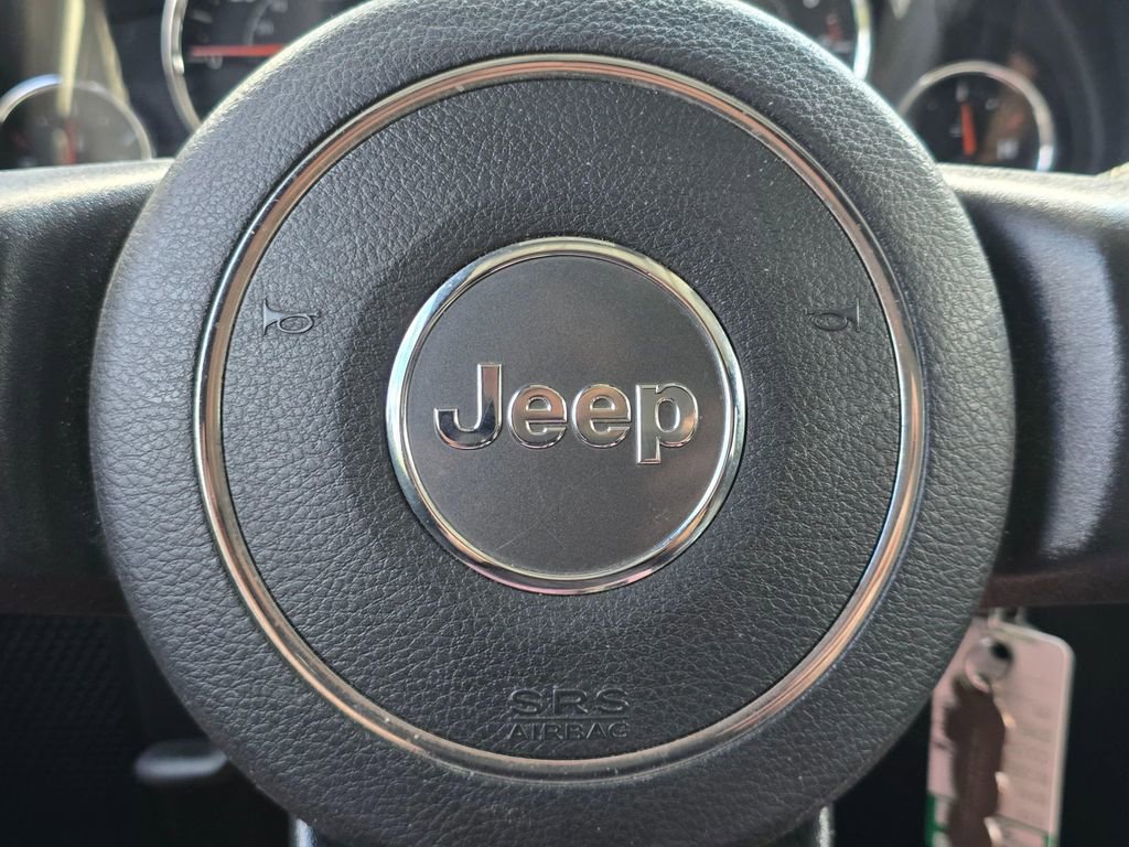 Used 2018 Jeep Wrangler Sport w/ Connectivity Group AWD/4WD image 21