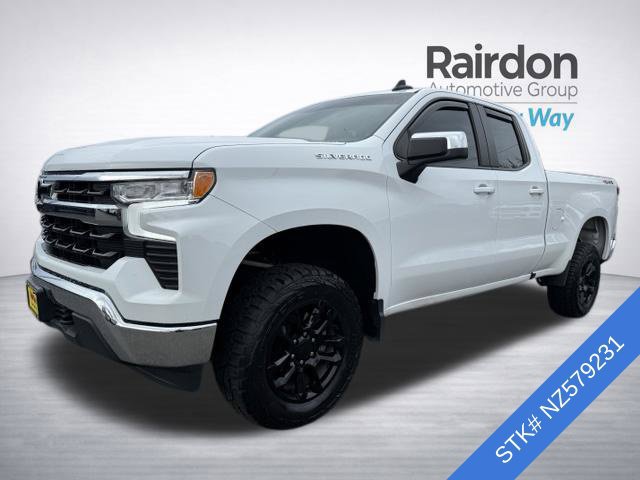 Used 2022 Chevrolet Silverado 1500 LT AWD/4WD image 3