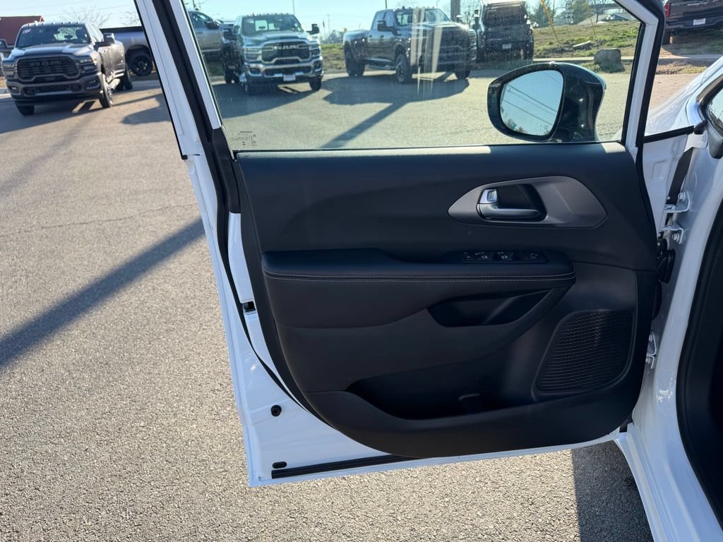 New 2026 Chrysler Voyager LX FWD image 13