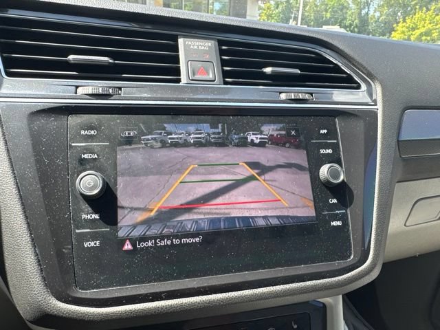 Used 2022 Volkswagen Tiguan SE FWD image 30
