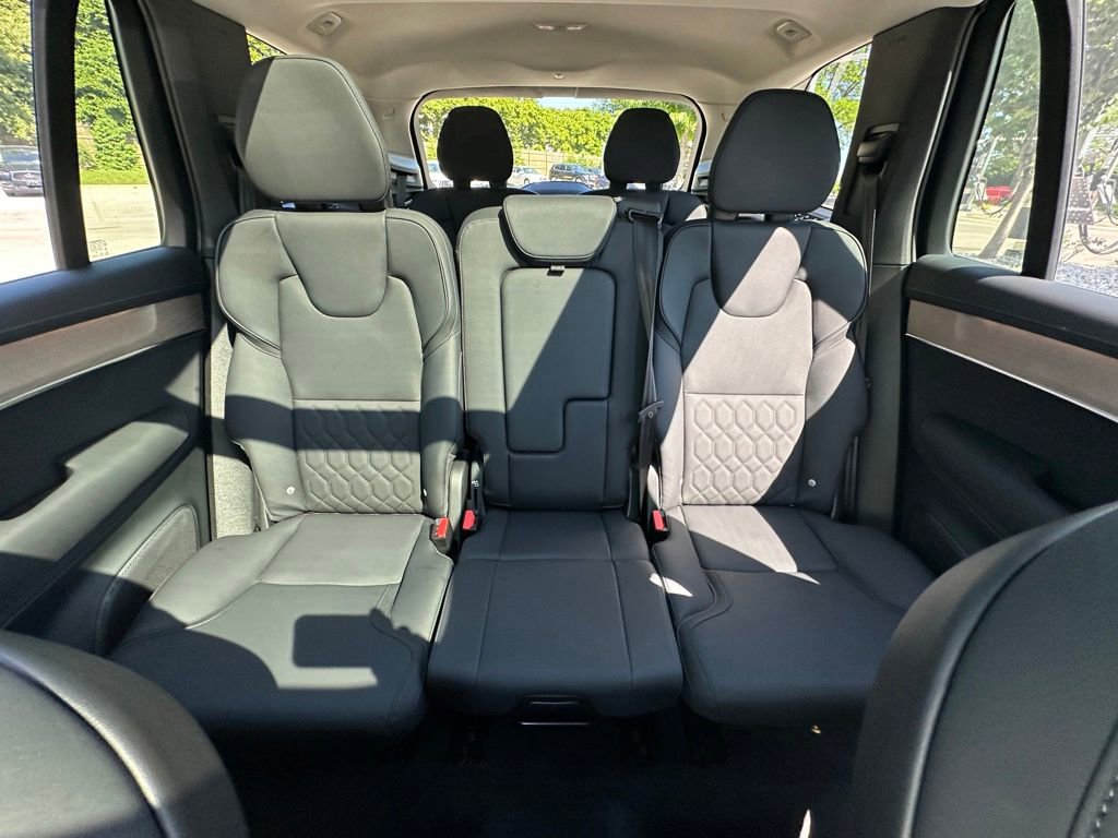 Used 2025 Volvo XC90 B5 Plus AWD/4WD image 15