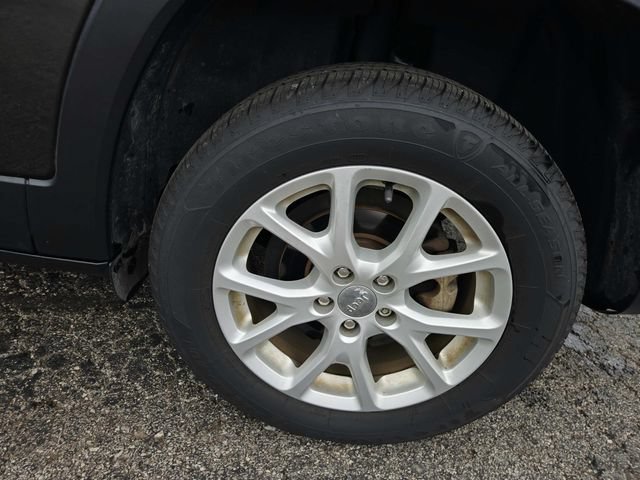 Used 2017 Jeep Cherokee Latitude w/ Comfort/Convenience Group FWD image 11