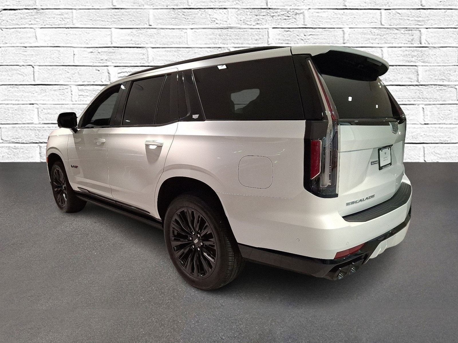 Certified 2024 Cadillac Escalade V w/ LPO, ONYX Package AWD/4WD image 4