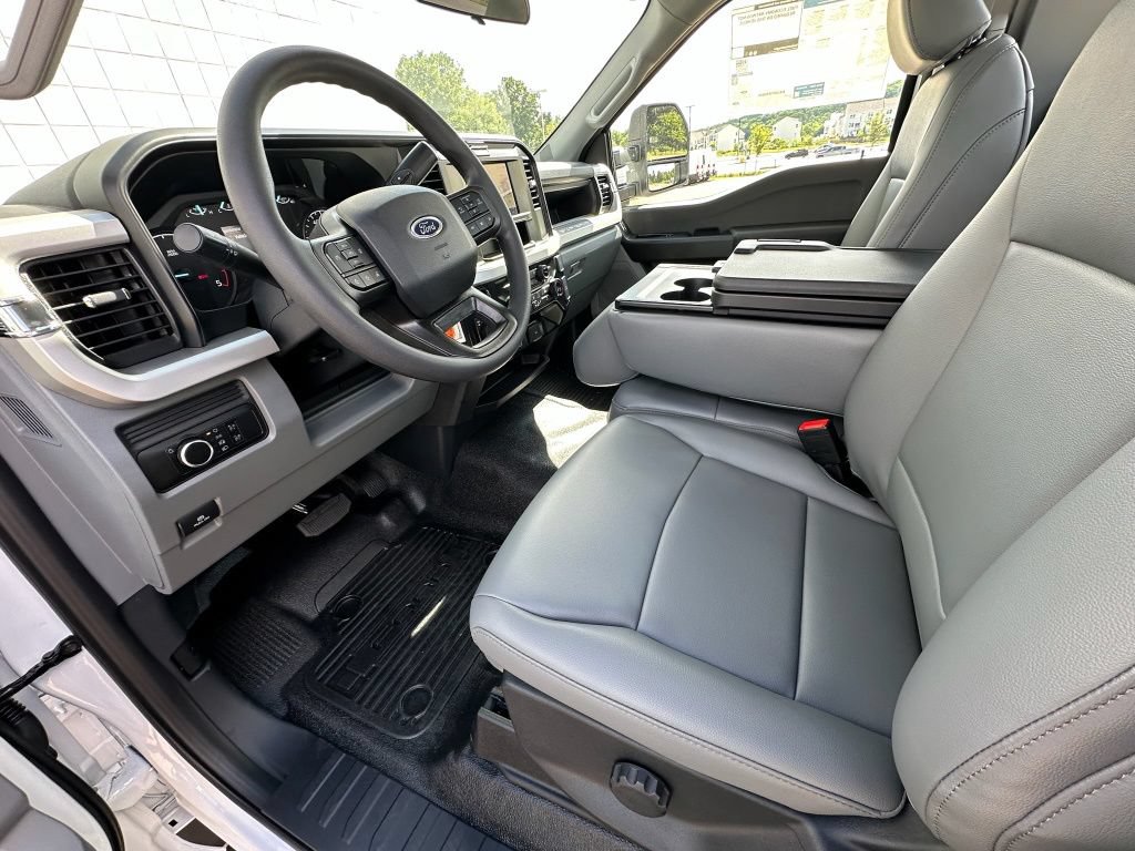 New 2026 Ford F550 4x4 Regular Cab Super Duty image 15