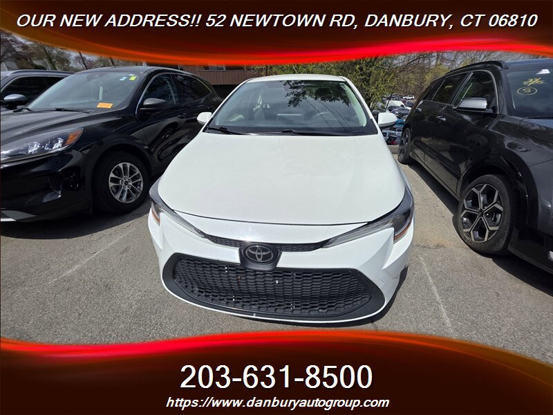 Used 2021 Toyota Corolla LE FWD image 2
