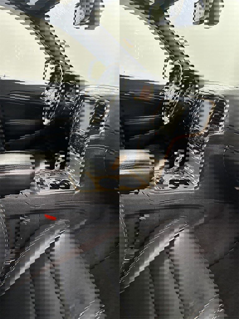 Used 2016 Jeep Grand Cherokee Limited w/ Trailer Tow Group IV image 44