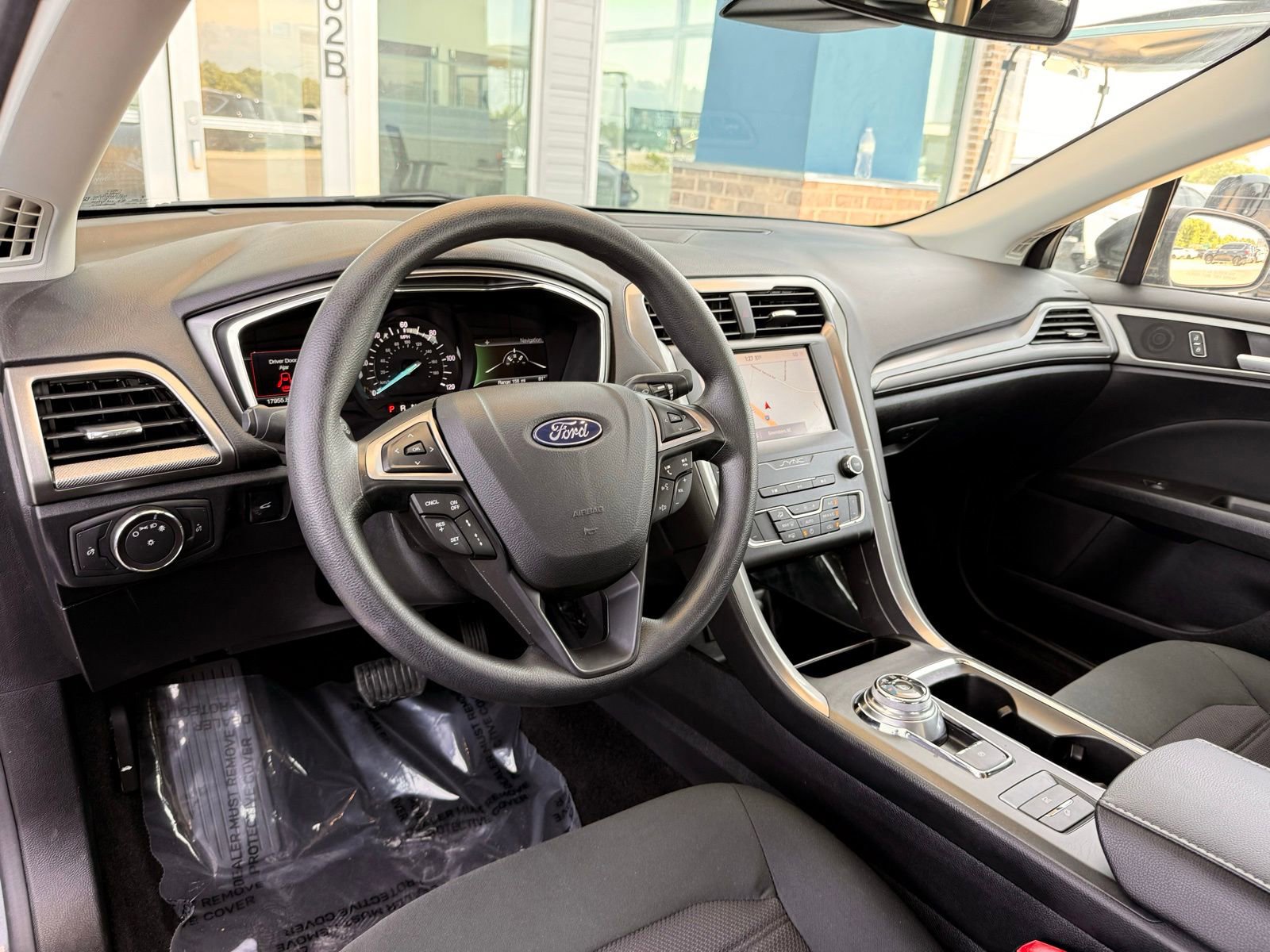Used 2020 Ford Fusion SE FWD image 13