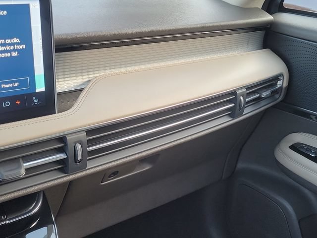 Certified 2024 Lincoln Corsair FWD image 28