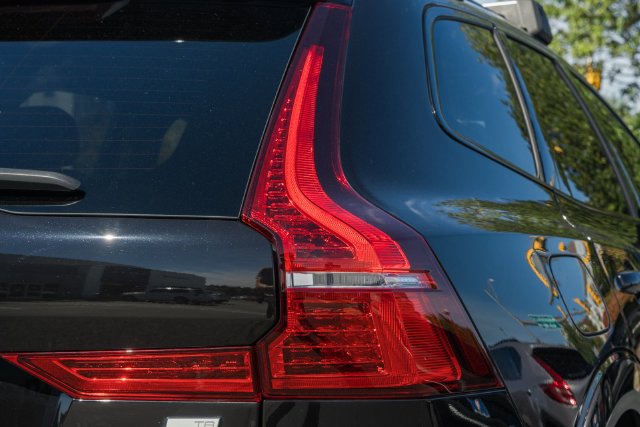 Certified 2024 Volvo XC60 T8 Ultimate w/ Protection Package Premier AWD/4WD image 8