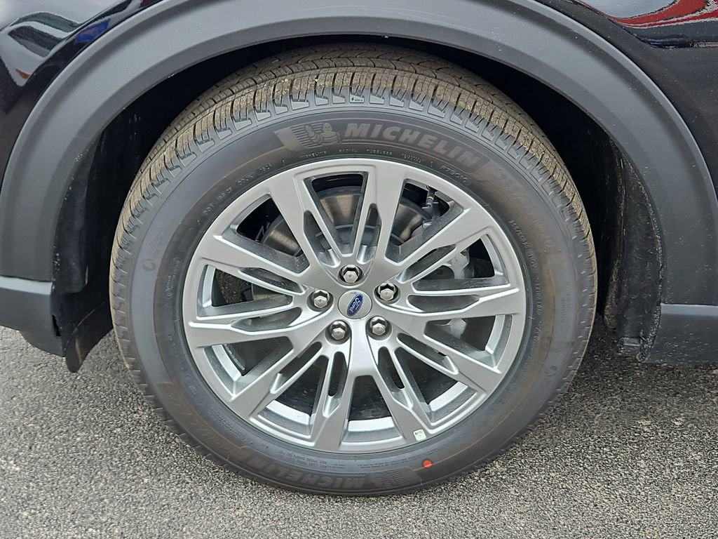 New 2026 Ford Explorer Platinum image 17