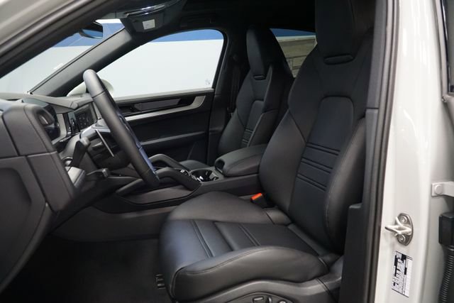 New 2026 Porsche Cayenne Coupe AWD/4WD image 5