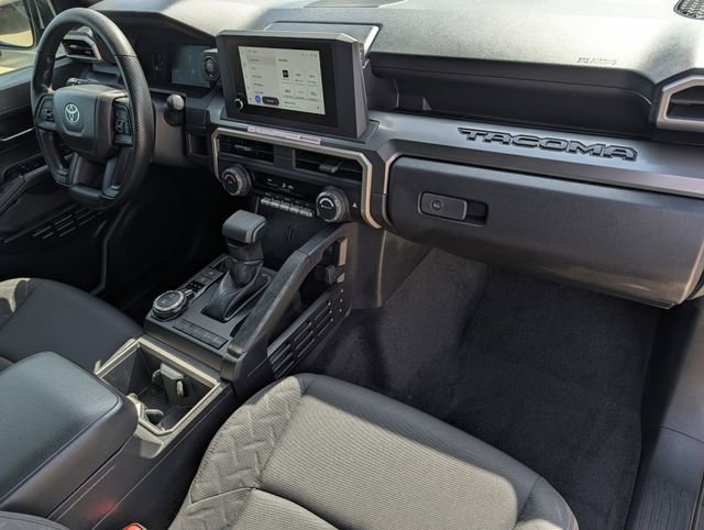 Used 2025 Toyota Tacoma SR5 AWD/4WD image 31