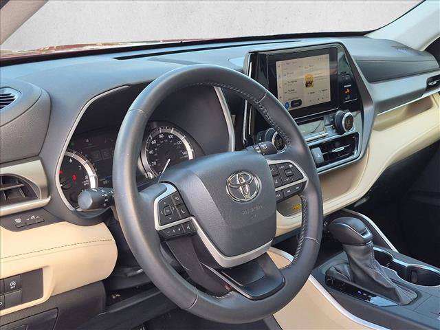 Used 2024 Toyota Highlander XLE FWD image 10