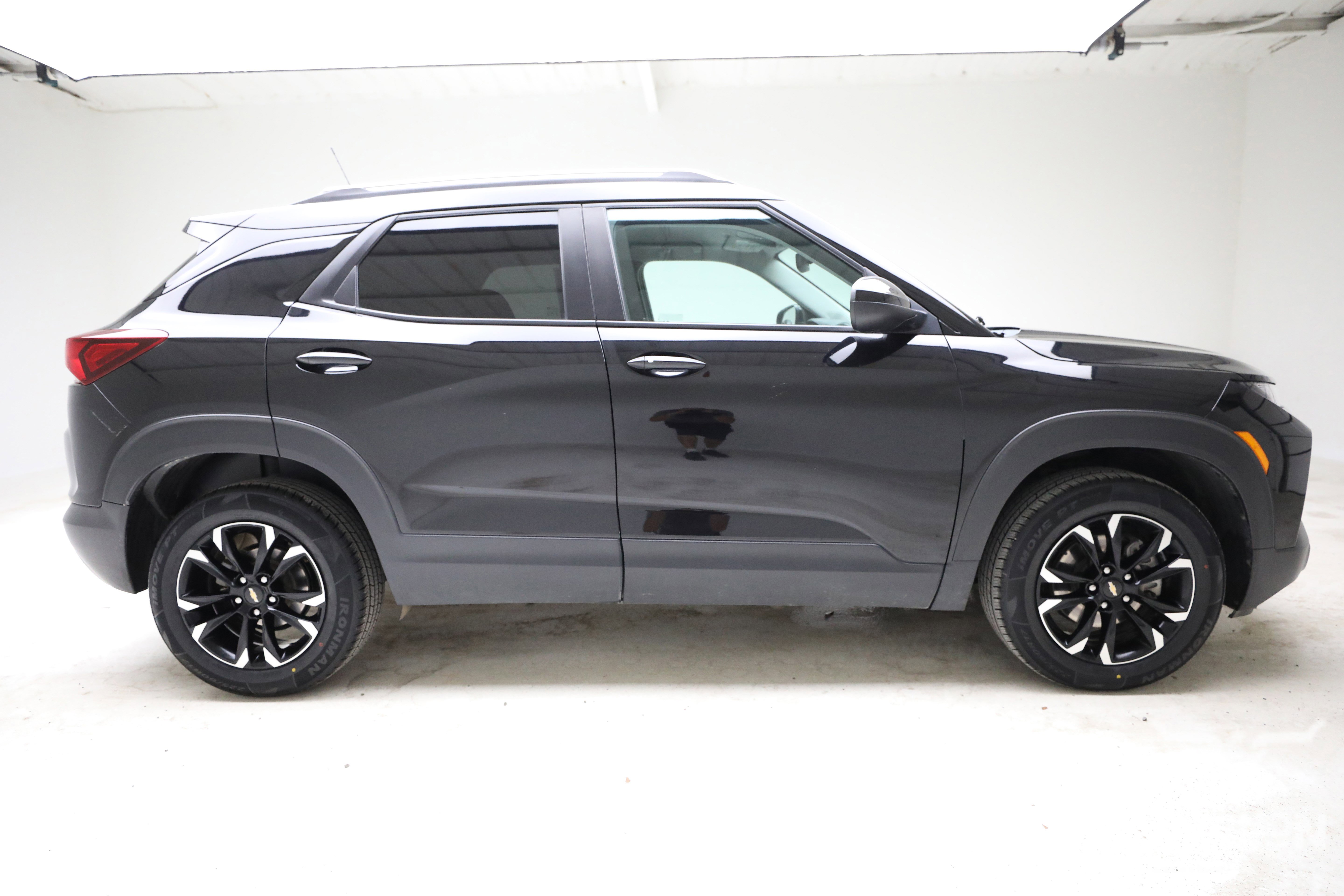 Used 2023 Chevrolet TrailBlazer LT w/ Convenience Package image 6