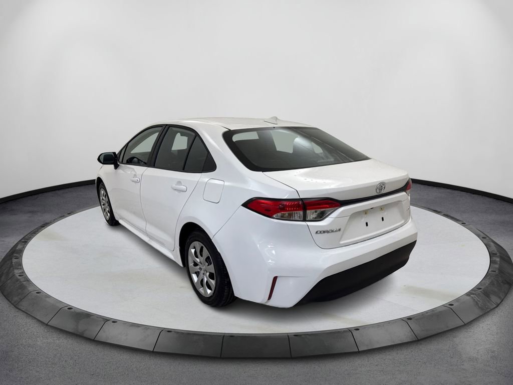 Used 2026 Toyota Corolla LE image 7
