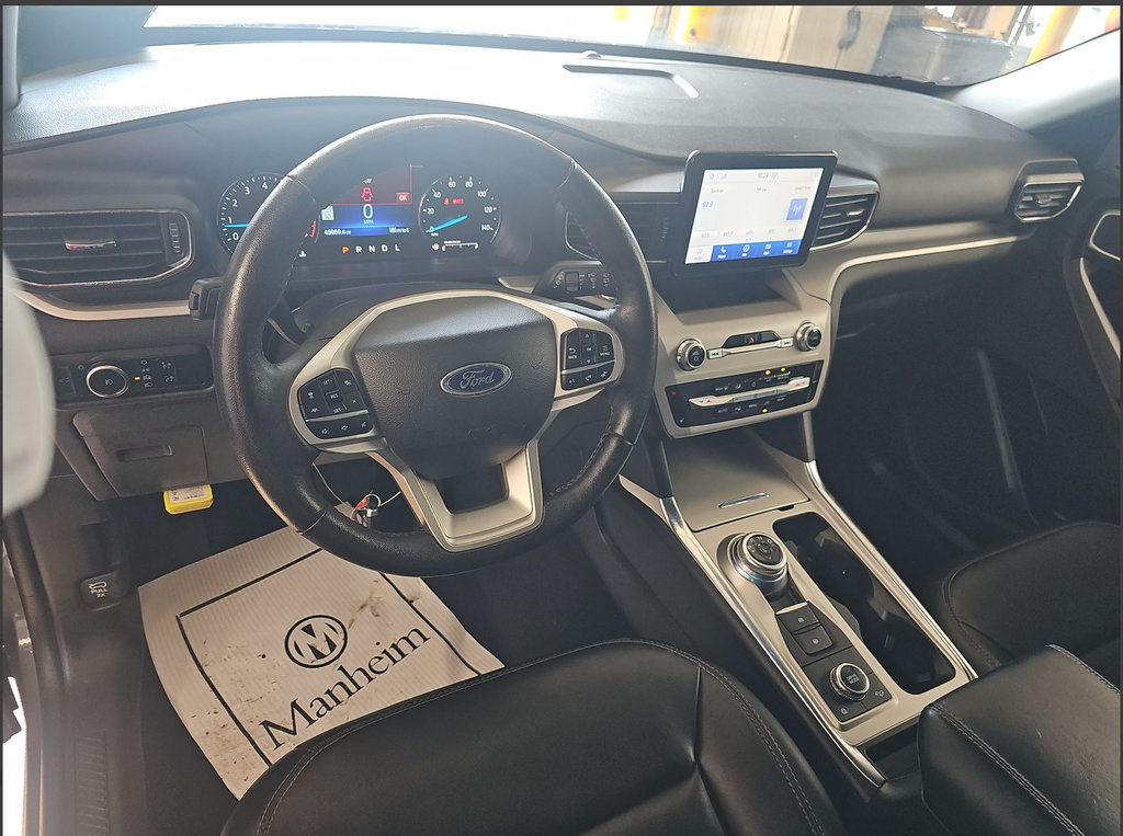 Used 2023 Ford Explorer XLT w/ Equipment Group 202A AWD/4WD image 10
