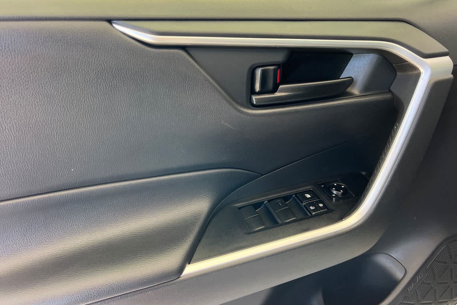Certified 2023 Toyota RAV4 LE AWD/4WD image 12