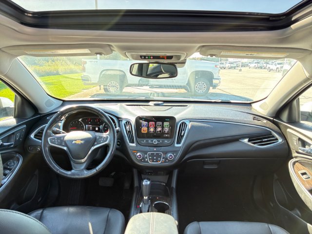 Used 2018 Chevrolet Malibu Premier w/ Premier Sun and Wheel Package FWD image 13