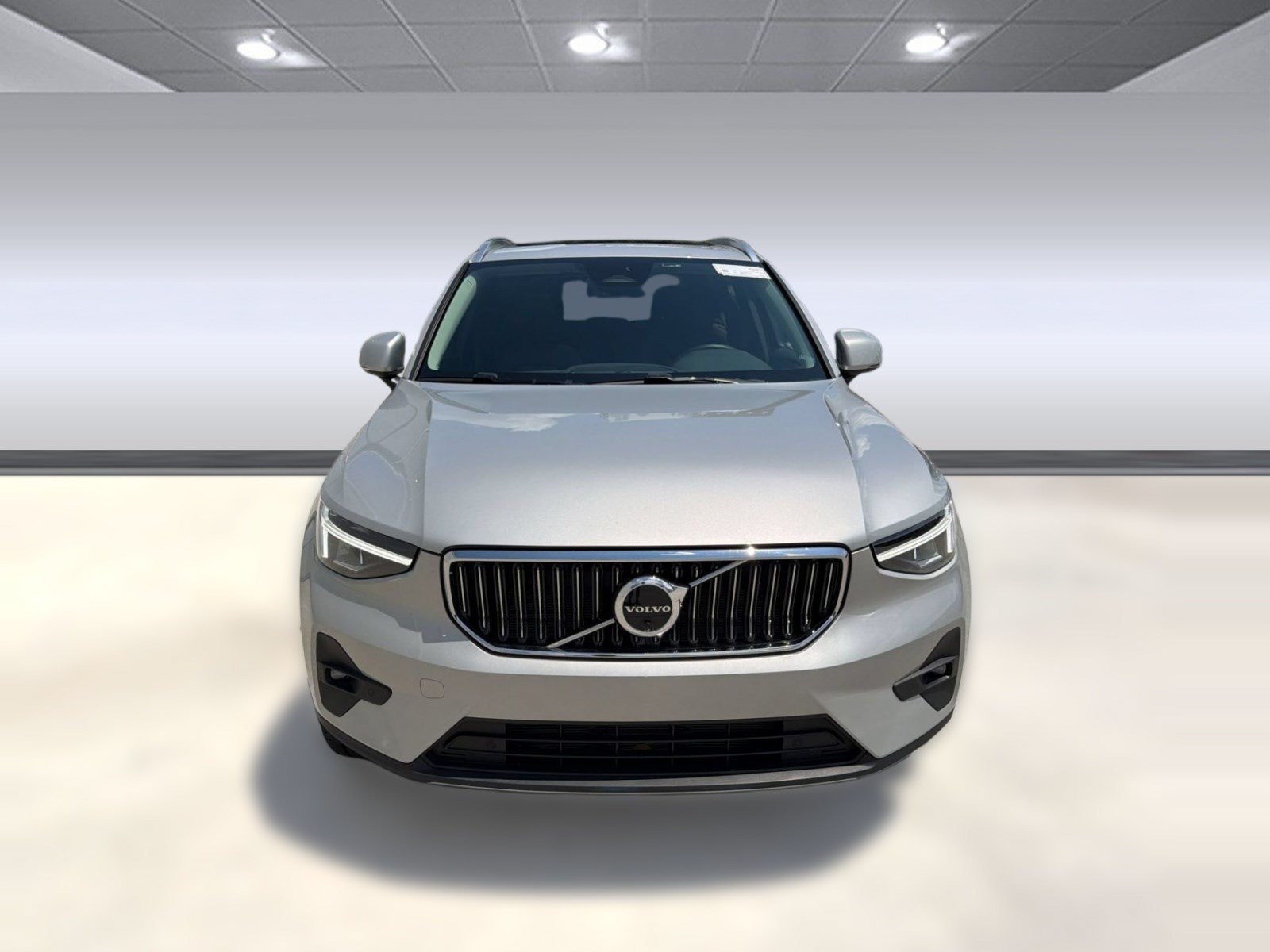 Used 2023 Volvo XC40 B4 Plus w/ Protection Package Premier FWD image 6