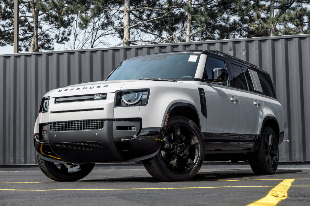 New 2026 Land Rover Defender 130 X-Dynamic SE AWD/4WD image 1