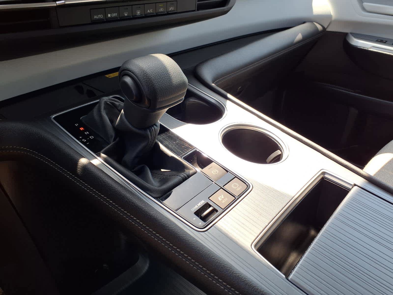 Certified 2025 Toyota Sienna LE FWD image 14