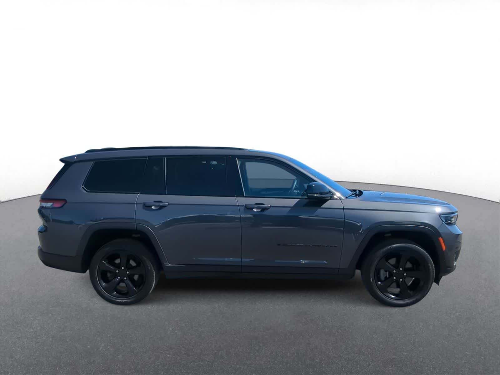 Used 2022 Jeep Grand Cherokee L Laredo AWD/4WD image 9