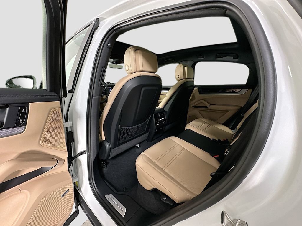 New 2026 Porsche Cayenne Coupe image 23