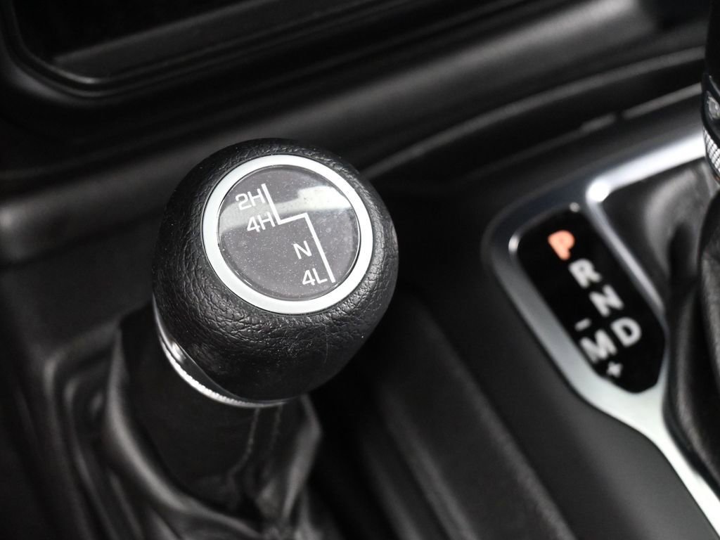 Used 2022 Jeep Wrangler Unlimited Sport image 24