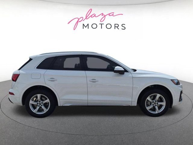 Used 2023 Audi Q5 2.0T Premium w/ Convenience Package AWD/4WD image 4
