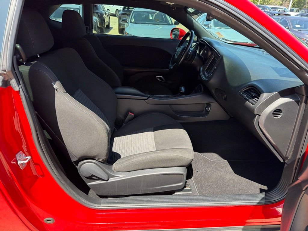 Used 2022 Dodge Challenger GT AWD/4WD image 17