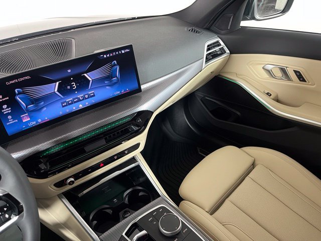 Used 2025 BMW 330i xDrive Sedan w/ Premium Package AWD/4WD image 34
