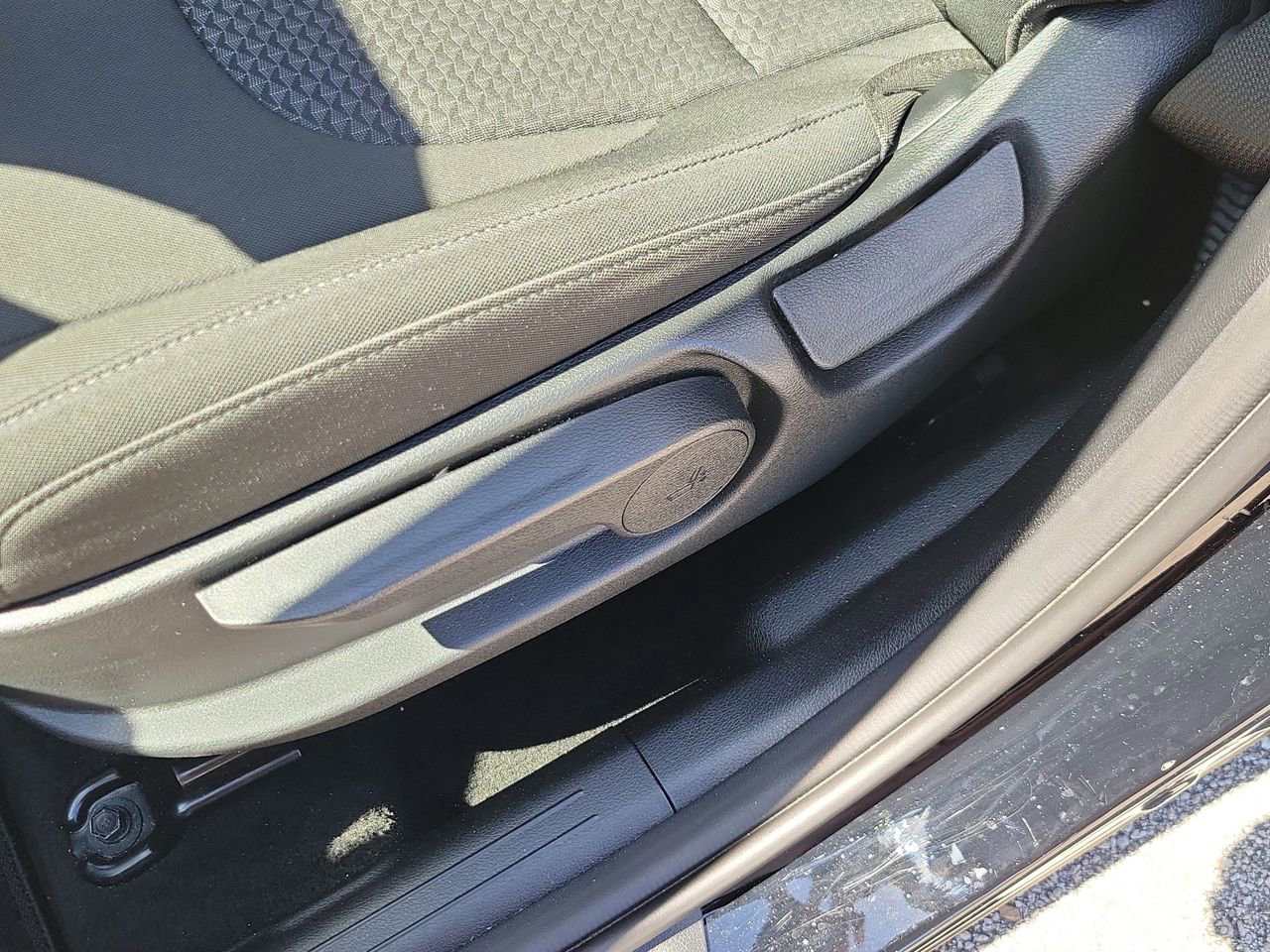 Used 2025 Kia Sportage LX image 16