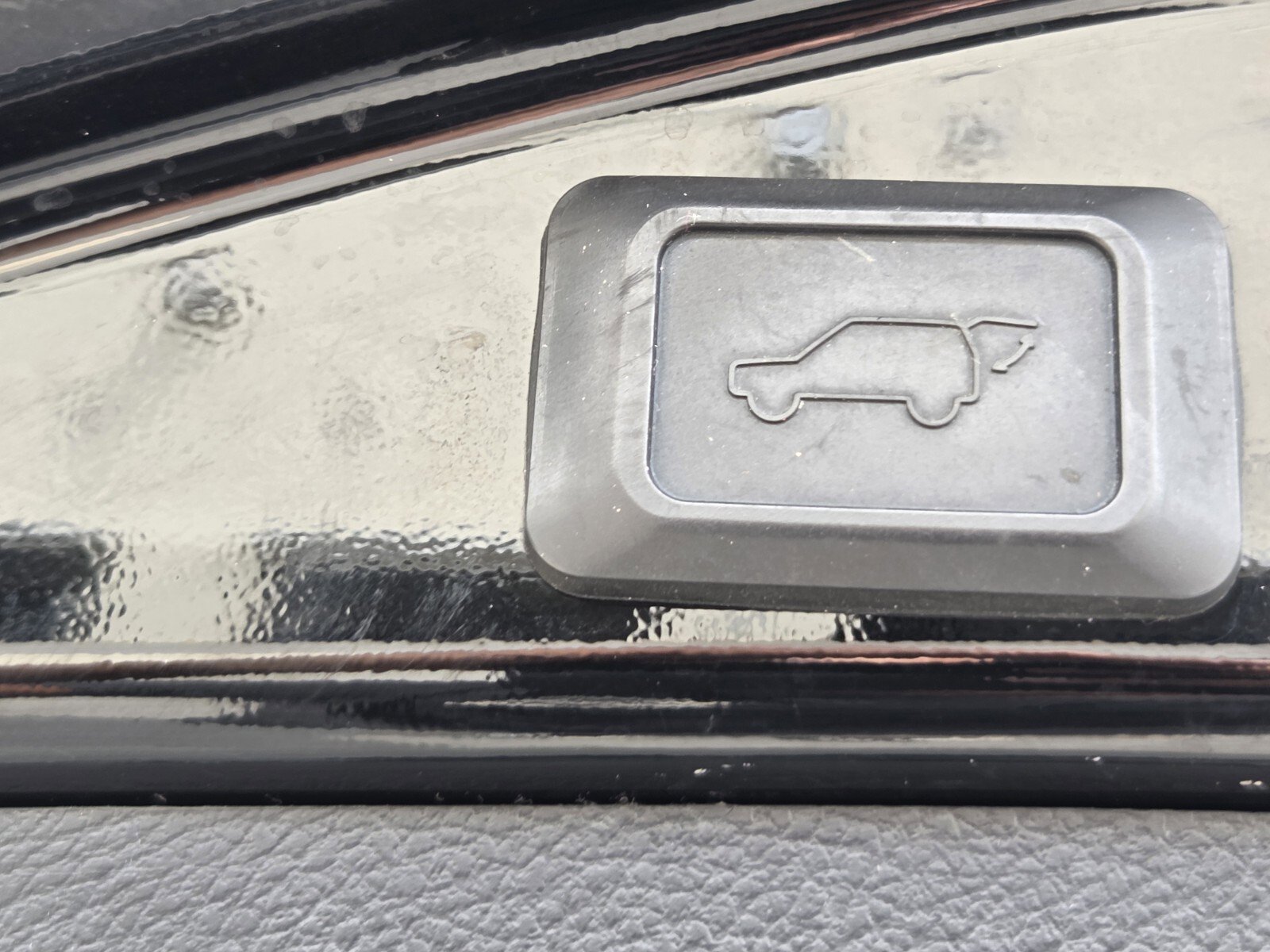 Used 2016 Toyota RAV4 XLE image 29