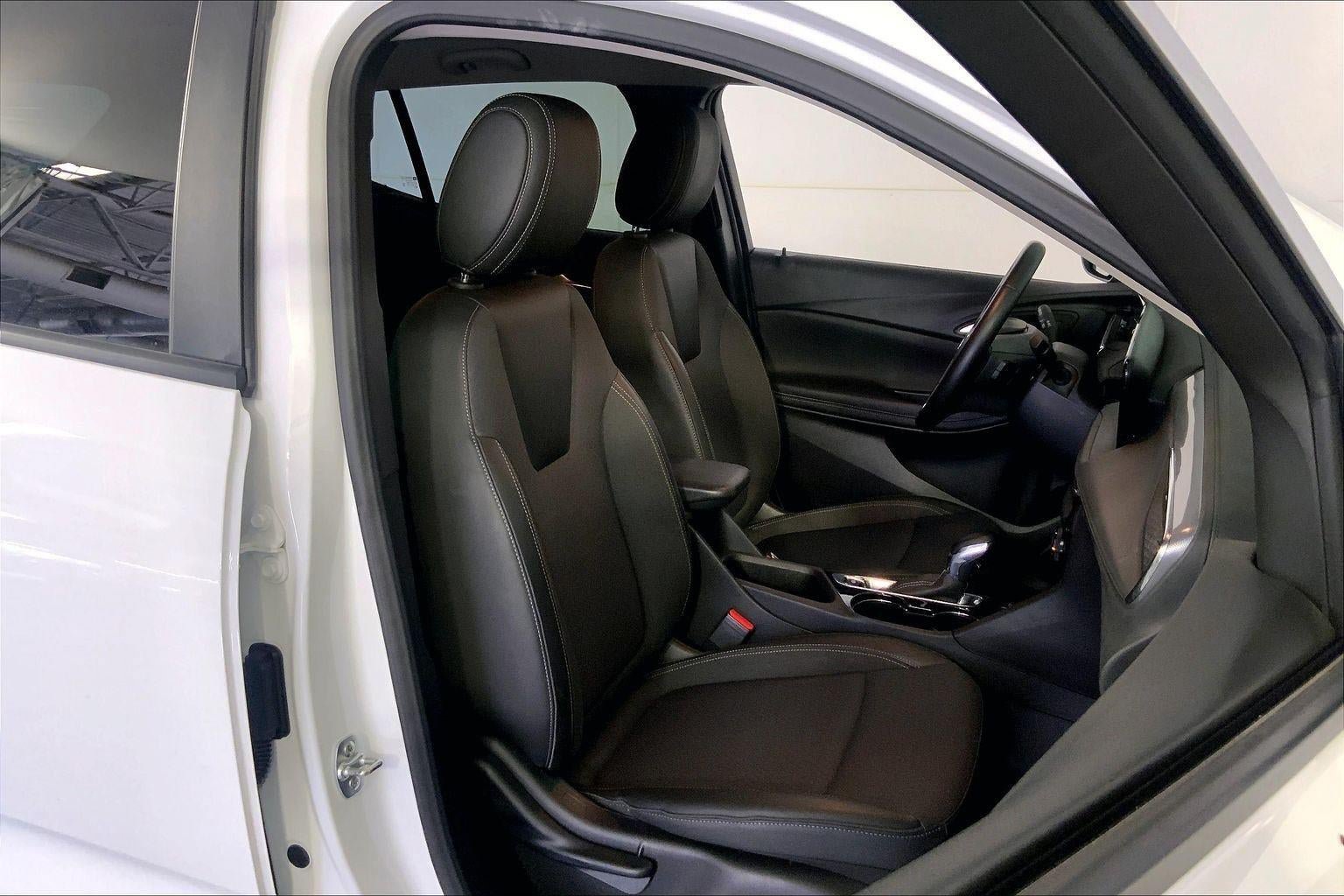 Used 2025 Buick Encore GX Preferred AWD/4WD image 7