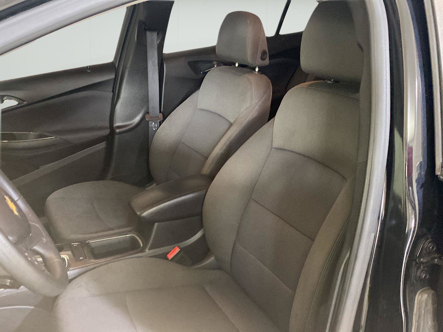 Used 2019 Chevrolet Cruze LT FWD image 15