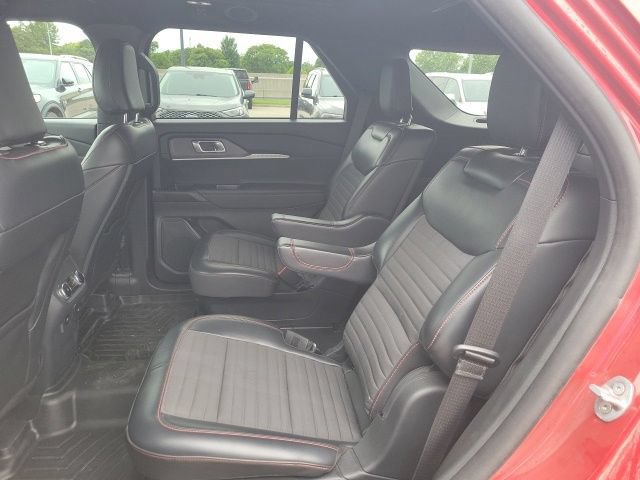Used 2025 Ford Explorer ST-Line AWD/4WD image 17