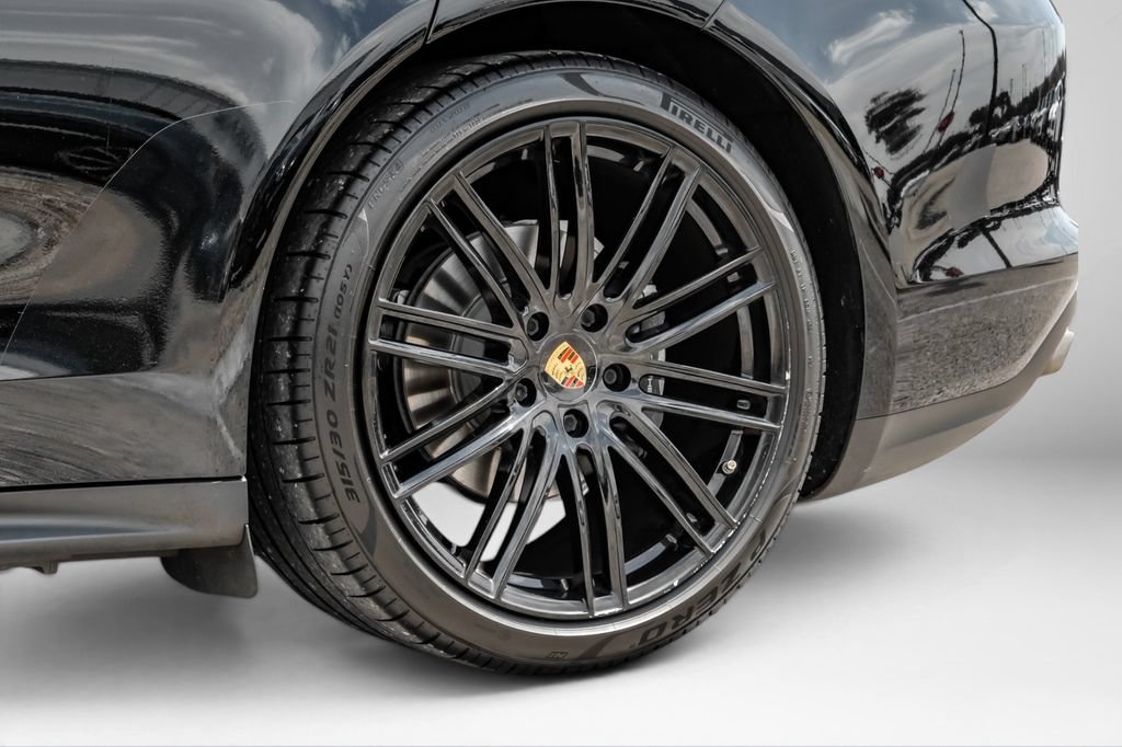 Used 2018 Porsche Panamera 4 AWD/4WD image 61