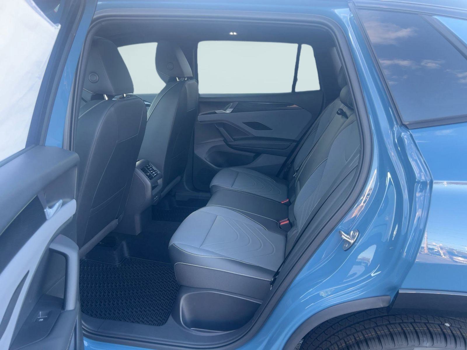 New 2026 Volkswagen Tiguan SE R-Line image 14