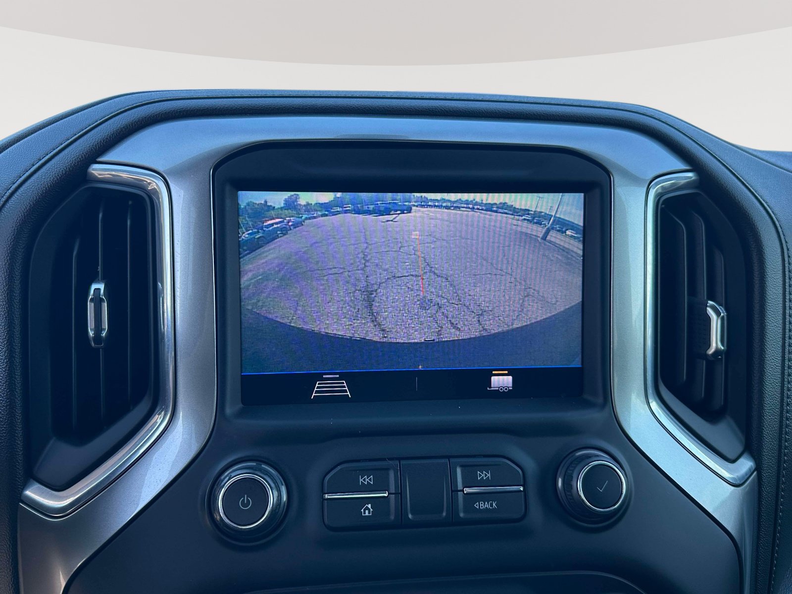Used 2020 Chevrolet Silverado 1500 RST AWD/4WD image 10