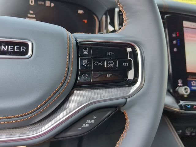 New 2023 Jeep Grand Wagoneer Series III AWD/4WD image 28