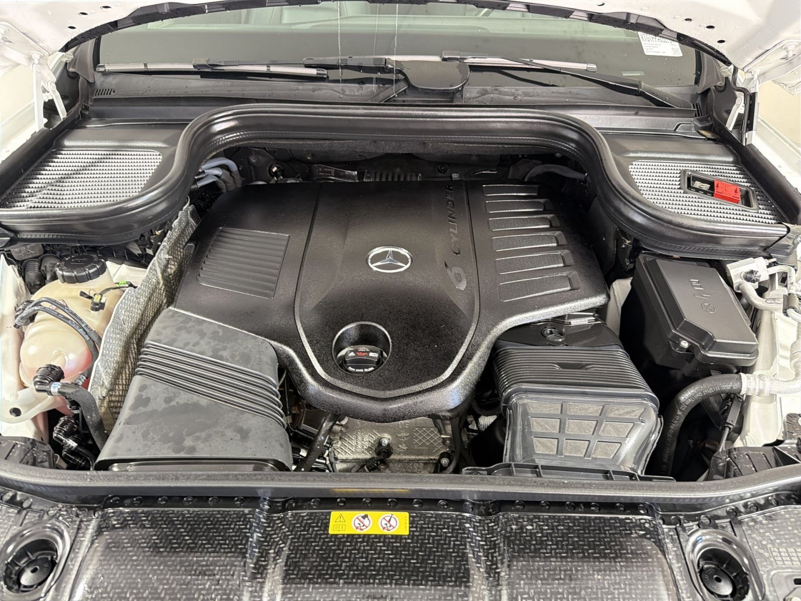 Used 2023 Mercedes-Benz GLS 450 4MATIC w/ AMG Line Exterior image 29