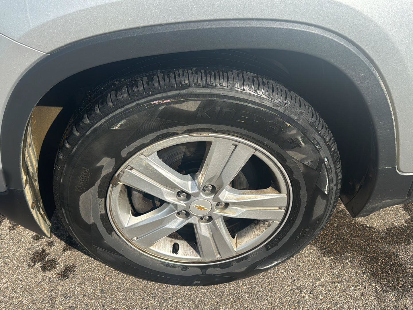 Used 2020 Chevrolet Trax LS w/ Tint and Cruise Package FWD image 9